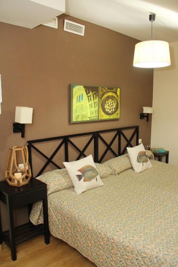 Apartamentos Alcazar De バエサ エクステリア 写真
