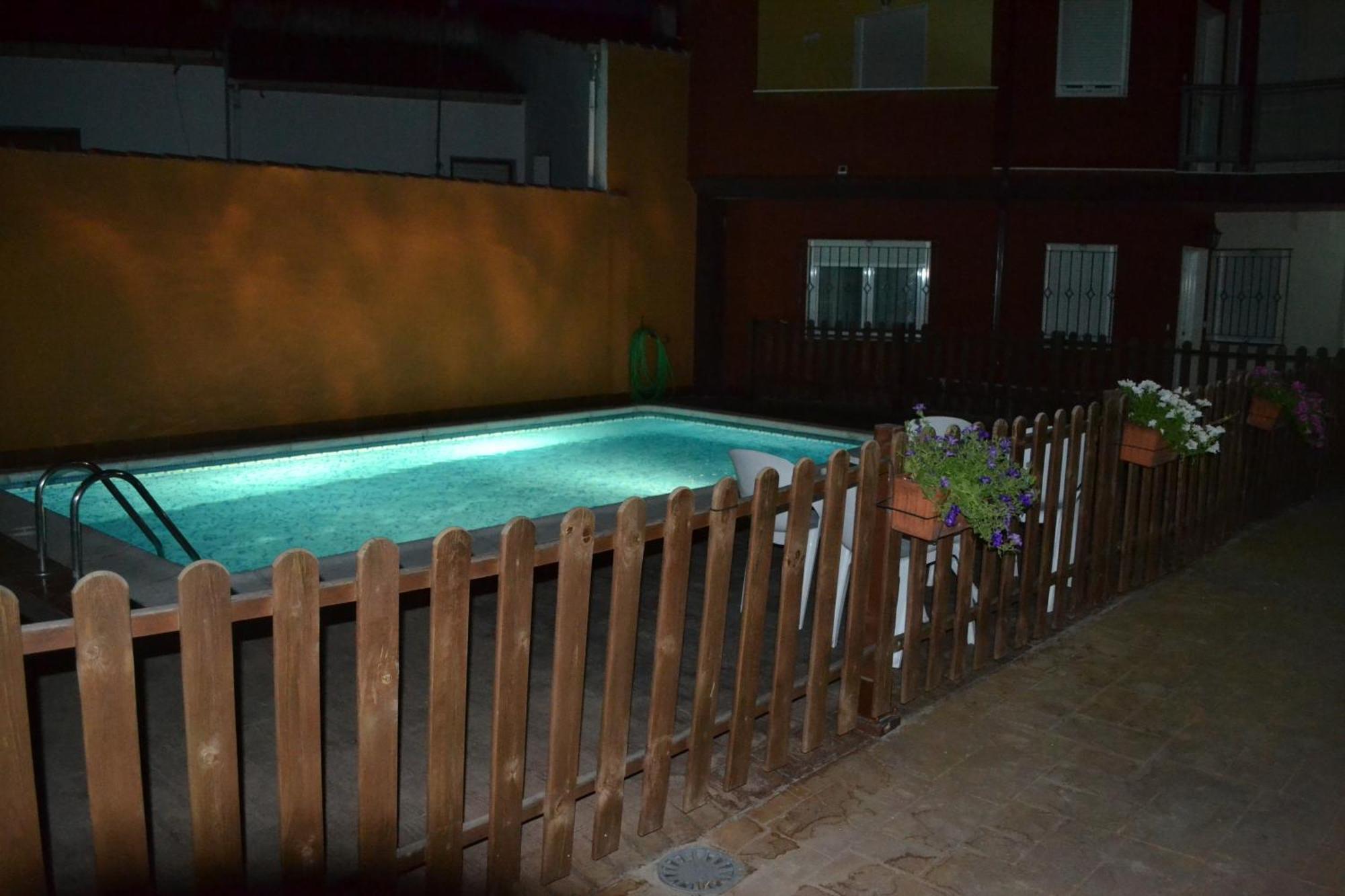 Apartamentos Alcazar De バエサ エクステリア 写真